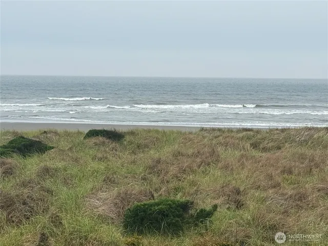 $325,900 | 1317 Ocean Shores Boulevard Southwest, Unit 4, Ocean Shores, WA 98569