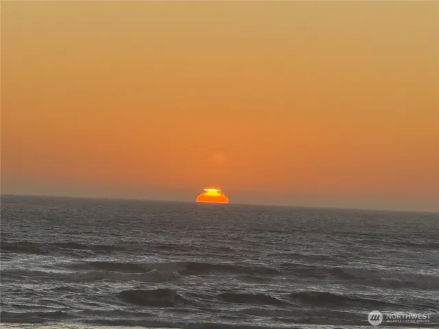 $325,900 | 1317 Ocean Shores Boulevard Southwest, Unit 4, Ocean Shores, WA 98569