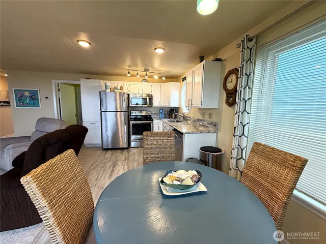$325,900 | 1317 Ocean Shores Boulevard Southwest, Unit 4, Ocean Shores, WA 98569