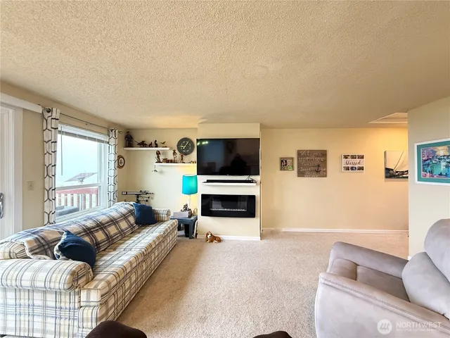 $325,900 | 1317 Ocean Shores Boulevard Southwest, Unit 4, Ocean Shores, WA 98569