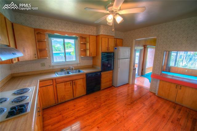 702 Castle Road Colorado Springs, CO 80904 - Photo 8 of 29 Gallery Image 8