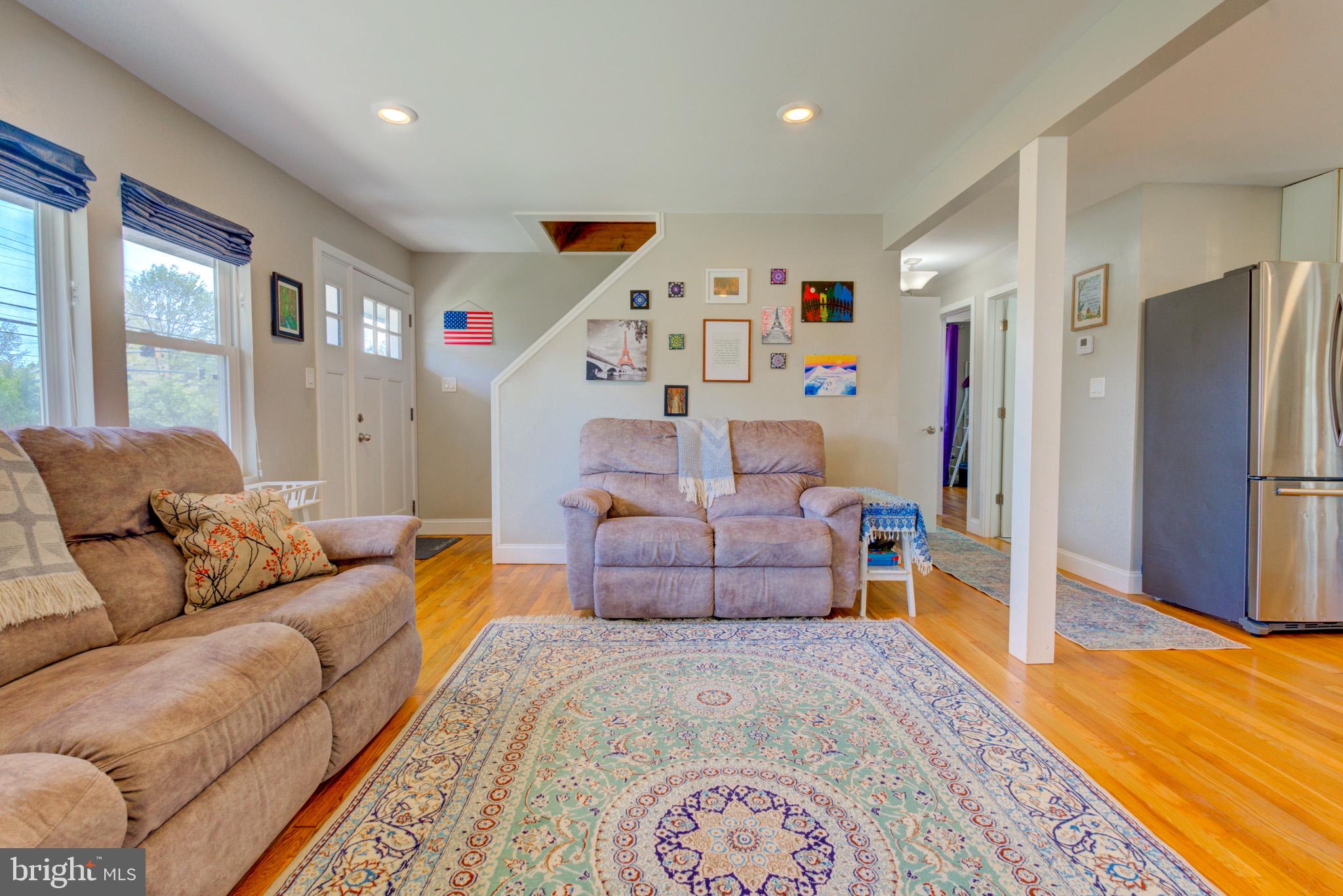 1602 Veirs Mill Road Rockville, MD 20851 - Photo 7 of 50 Cozy living space with vibrant decor.