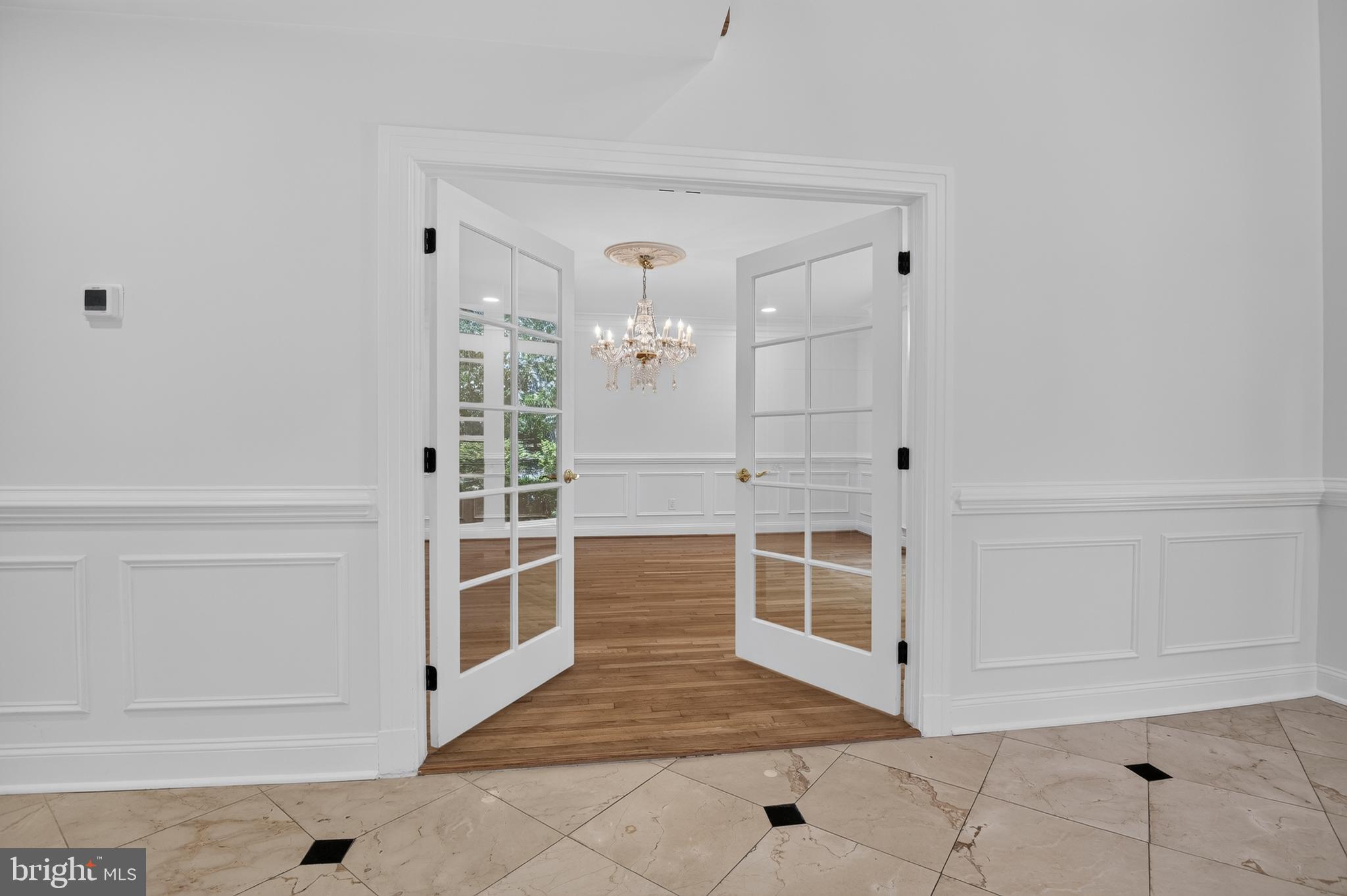 10100 Iron Gate Road Potomac, MD 20854 - Photo 11 of 91