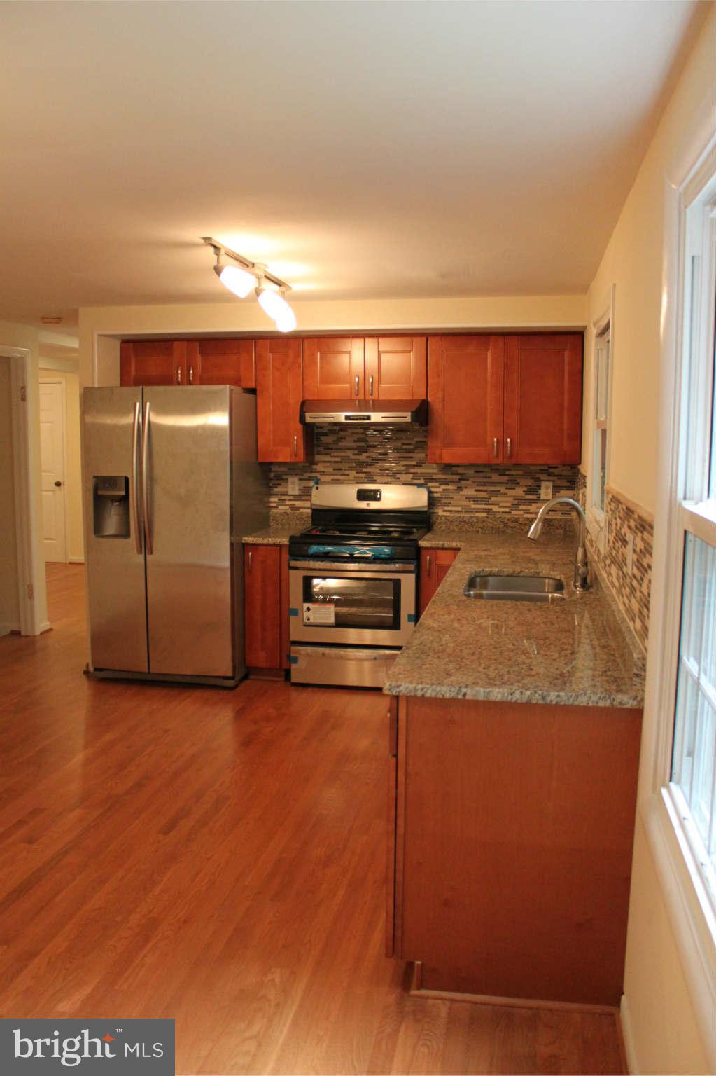11027 Howland Drive Reston, VA 20191 - Photo 6 of 15 Kitchen