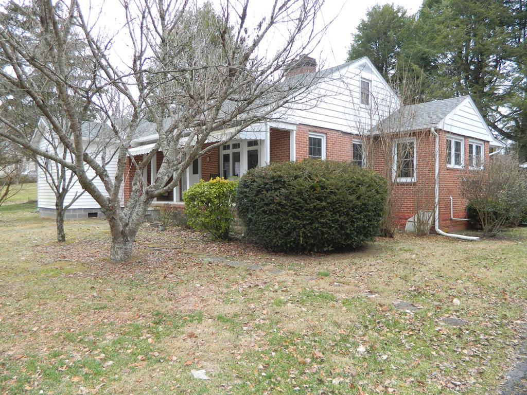225 Maple Street Glade Spring, VA 24340 - Photo 1 of 66 Gallery Image 1