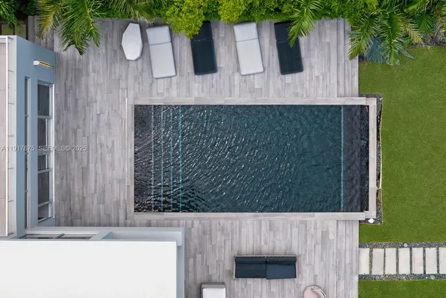 $75,000 | 1379 North Venetian Way, Miami, FL 33139