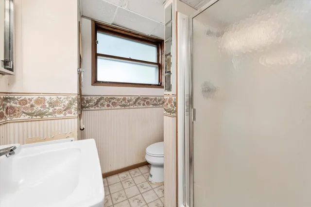 $184,900 | 223 Roberta Lane, Chicago Heights, IL 60411