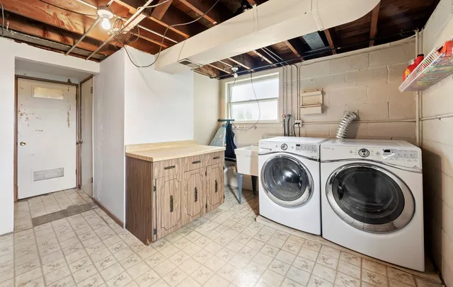 $184,900 | 223 Roberta Lane, Chicago Heights, IL 60411