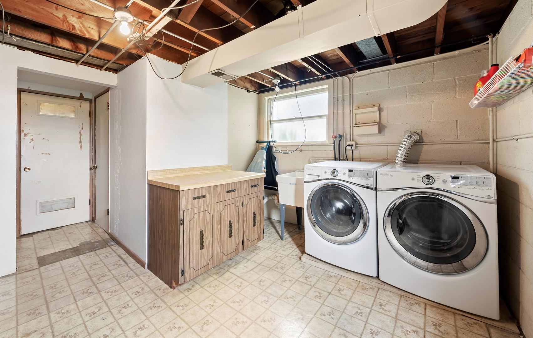 223 Roberta Lane Chicago Heights, IL 60411 - Photo 12 of 16