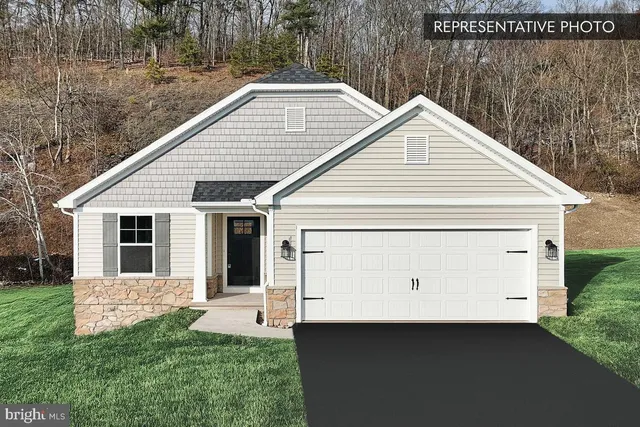 $349,990 | Sugar Maple Plan At Hills, Spring Grove, PA 17362