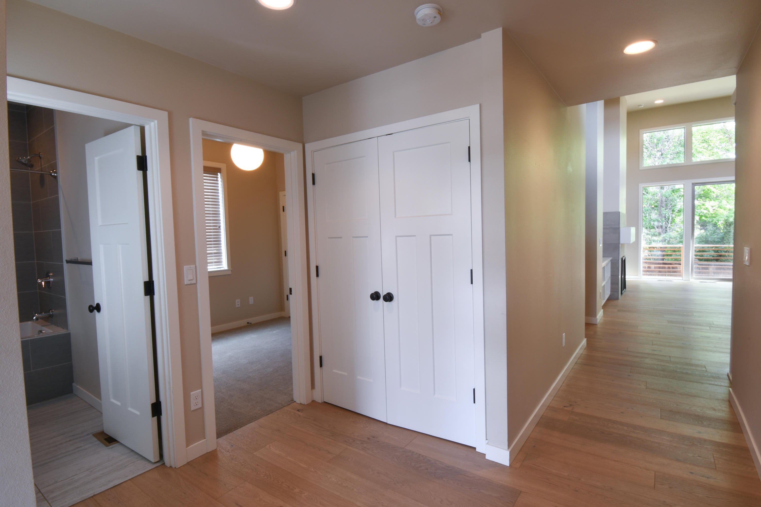 63157 Iner Loop Bend, OR 97701 - Photo 9 of 24 Entry Area