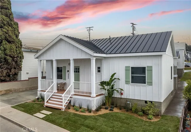 $1,650,000 | 226 Arena Street, Unit A, El Segundo, CA 90245