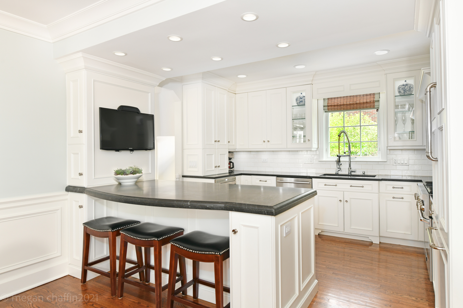 1094 Pine Street Winnetka, IL 60093 - Photo 13 of 47