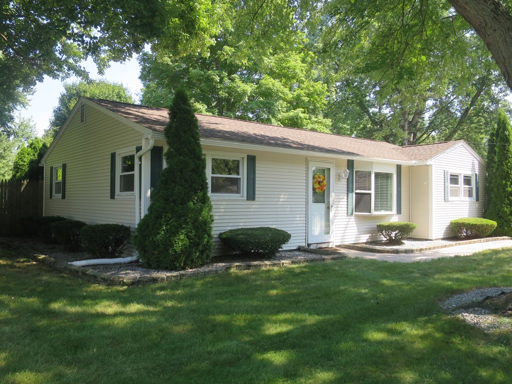 233 Corcoran Boulevard Springfield, MA 01118 - Photo 1 of 20 Gallery Image 1