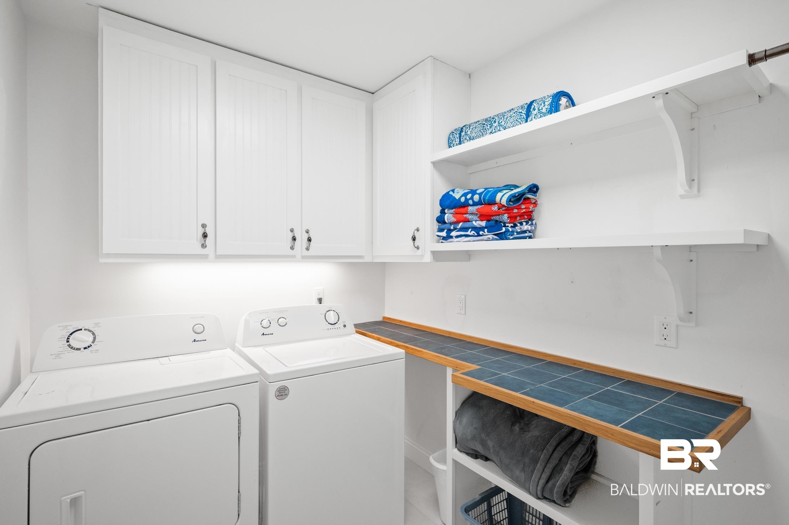 17188 Oyster Bay Road Gulf Shores, AL 36542 - Photo 23 of 47 Main Level Laundry Room