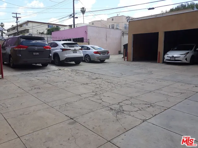 $1,800 | 150 South Kenmore Avenue, Unit 150 1/2, Los Angeles, CA 90004