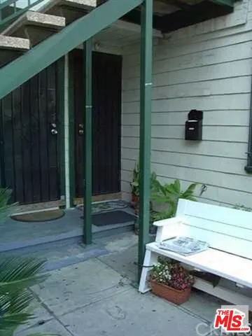 $1,800 | 150 South Kenmore Avenue, Unit 150 1/2, Los Angeles, CA 90004