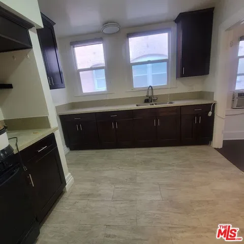 $1,800 | 150 South Kenmore Avenue, Unit 150 1/2, Los Angeles, CA 90004