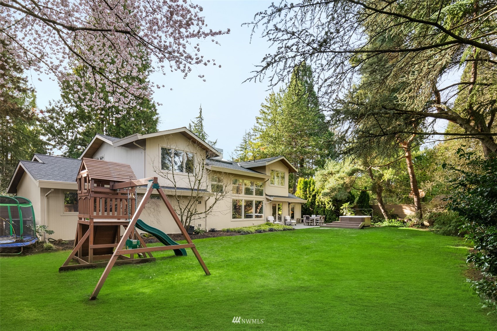 3022 Hunts Point Road Hunts Point, WA 98004 - Photo 3 of 37