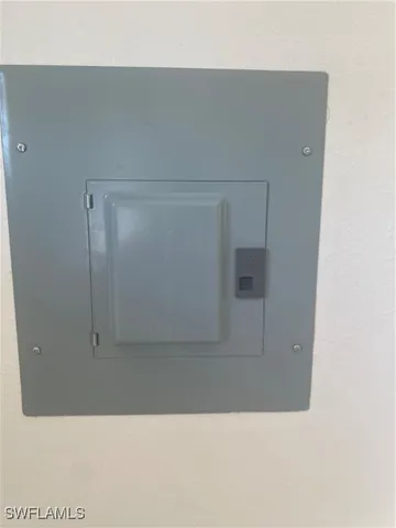 a view of utility room