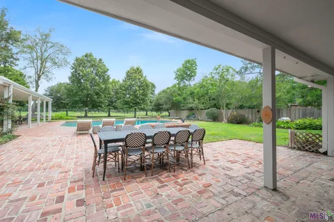$1,225,000 | 8792 West Fairway Drive, Baton Rouge, LA 70809