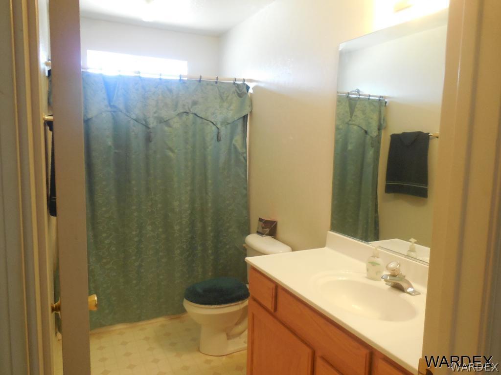 4450 Colorado Road Fort Mohave, AZ 86426 - Photo 6 of 11 guest bathroom
