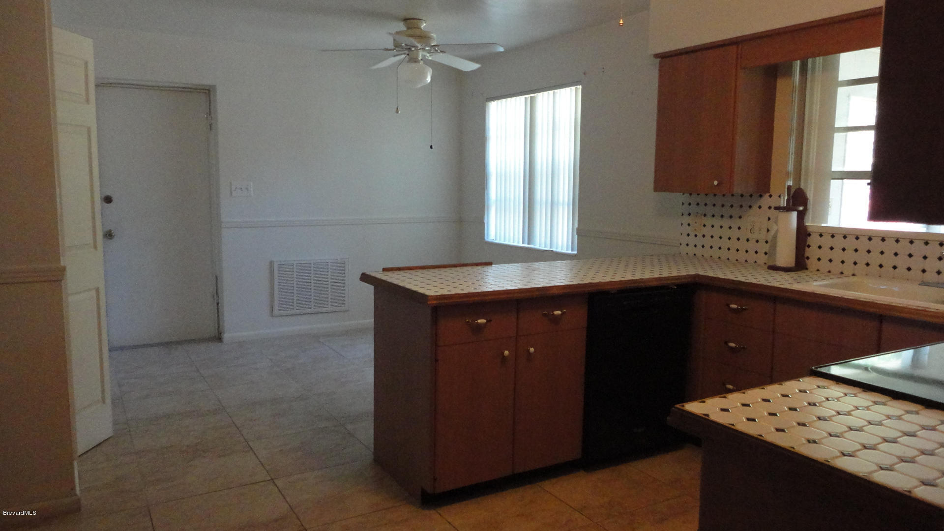 3740 Laurette Road Merritt Island, FL 32952 - Photo 5 of 15 DSC00603