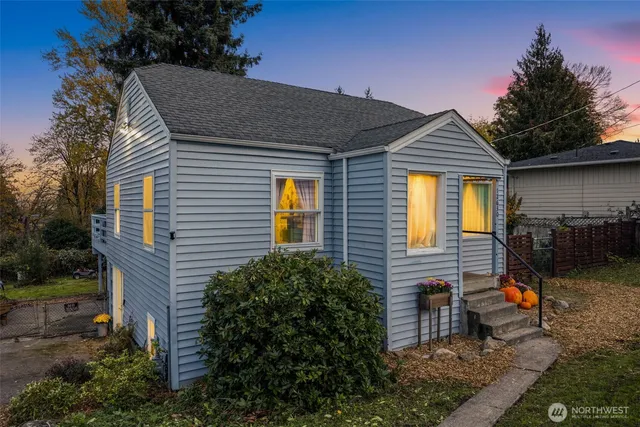 $599,000 | 12630 24th Avenue South, Seattle, WA 98168