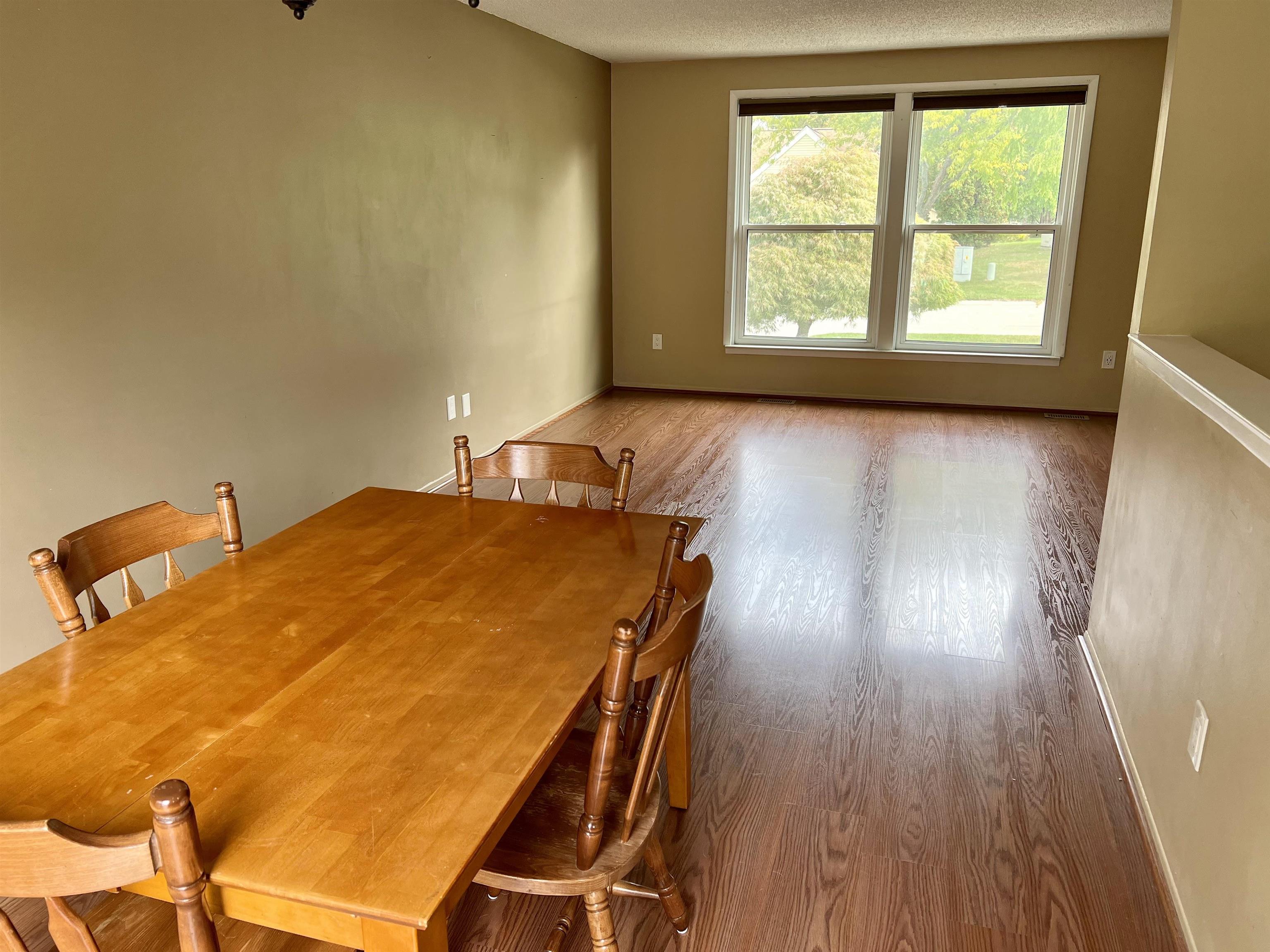 748 Bolinger Street Rochester, MI 48307 - Photo 8 of 34 50092850-7.JPG