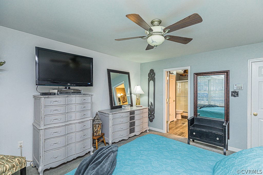 3620 Winterhaven Road Midlothian, VA 23112 - Photo 22 of 42 a living room with furniture and a flat screen tv