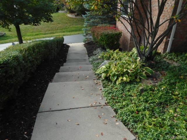 653 Langley Road Rochester Hills, MI 48309 - Photo 7 of 75
