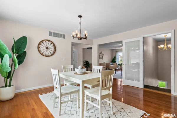 $410,000 | 6932 Fringetree Way, Springfield, IL 62712