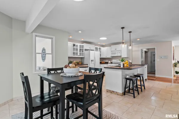 $410,000 | 6932 Fringetree Way, Springfield, IL 62712