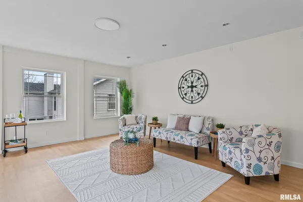 $410,000 | 6932 Fringetree Way, Springfield, IL 62712