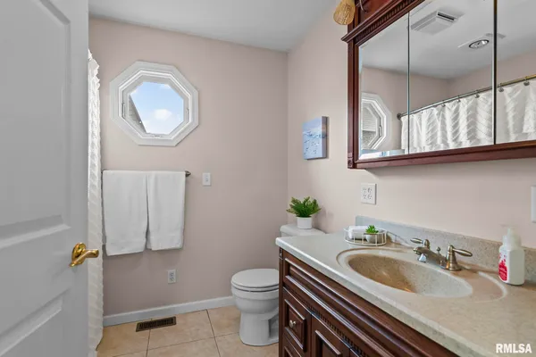 $410,000 | 6932 Fringetree Way, Springfield, IL 62712