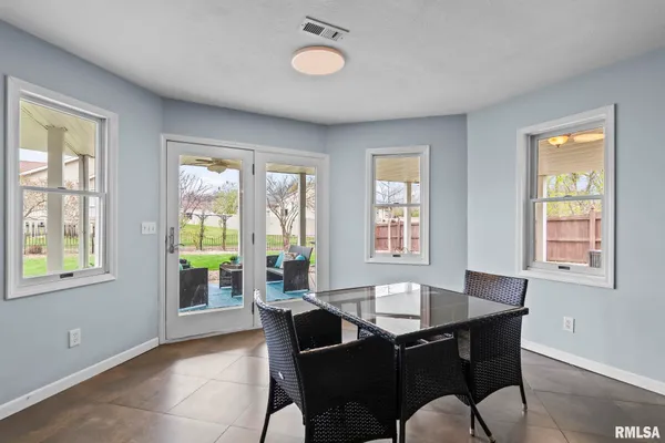 $410,000 | 6932 Fringetree Way, Springfield, IL 62712