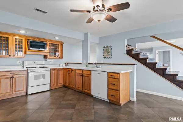 $410,000 | 6932 Fringetree Way, Springfield, IL 62712