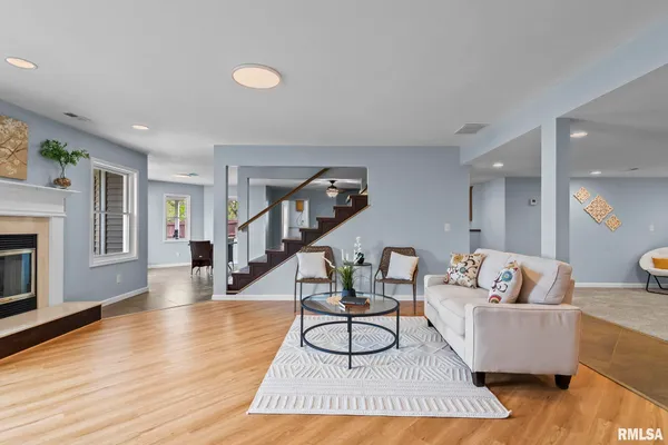 $410,000 | 6932 Fringetree Way, Springfield, IL 62712