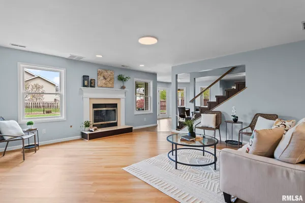 $410,000 | 6932 Fringetree Way, Springfield, IL 62712