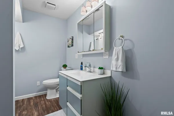 $410,000 | 6932 Fringetree Way, Springfield, IL 62712