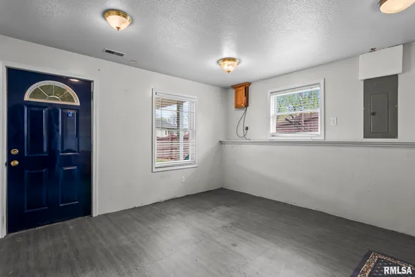 $410,000 | 6932 Fringetree Way, Springfield, IL 62712