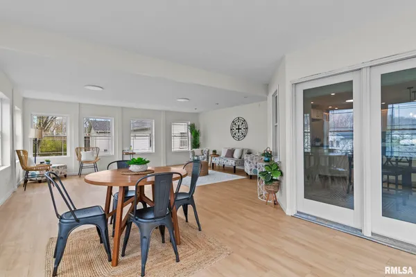 $410,000 | 6932 Fringetree Way, Springfield, IL 62712