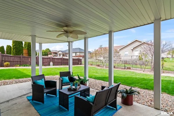 $410,000 | 6932 Fringetree Way, Springfield, IL 62712