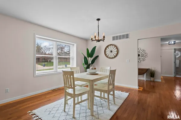 $410,000 | 6932 Fringetree Way, Springfield, IL 62712