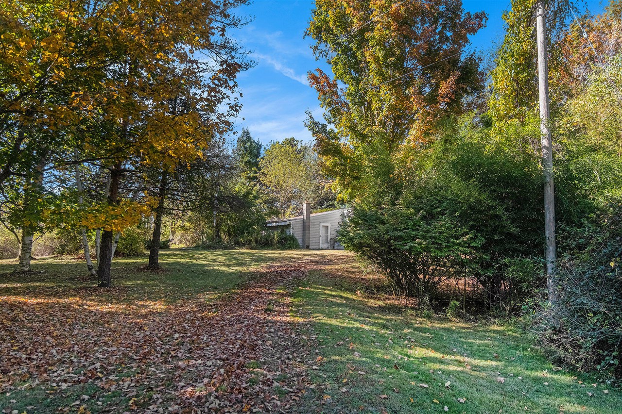11480 North Adams Road North Adams, MI 49262 - Photo 16 of 28