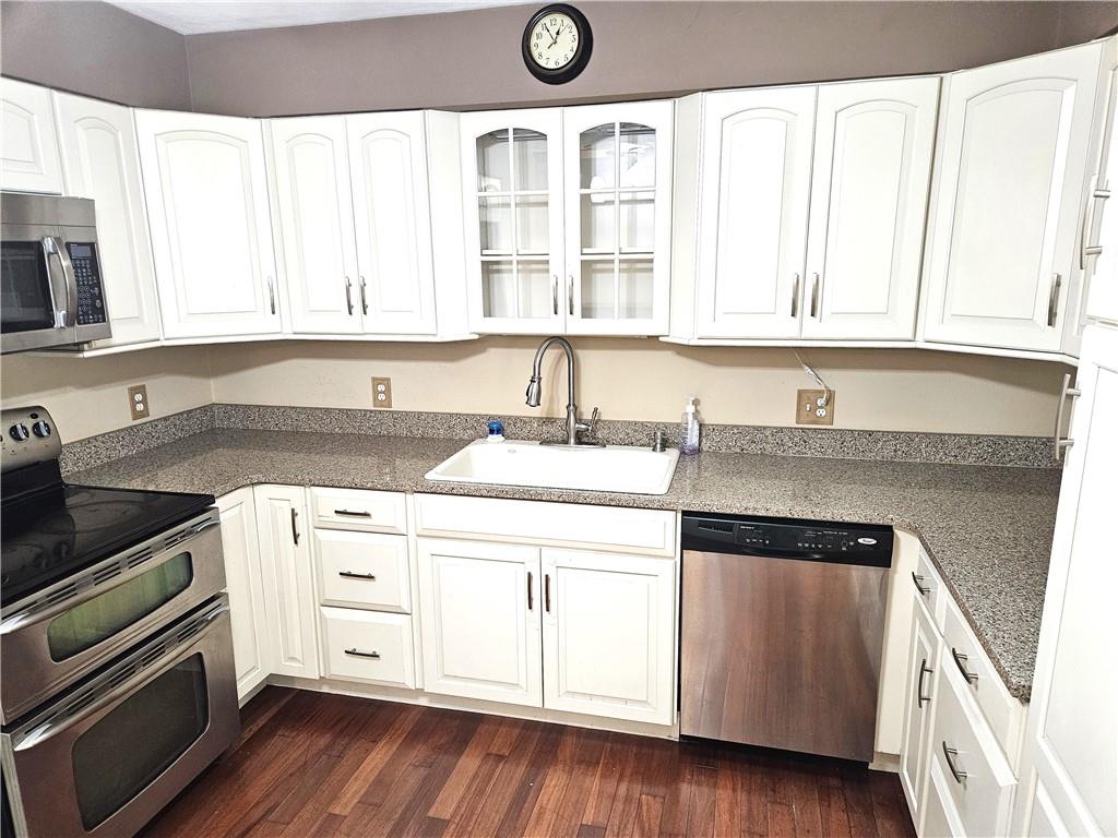 246 Strangford Road Blairsville, PA 15717 - Photo 11 of 41 Quartz Counter Tops