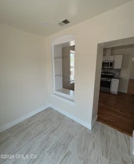 $3,950 | 193 Sound Beach Avenue, Unit 2N, Old Greenwich, CT 06870