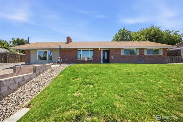$399,000 | 933 Vine Avenue, Sunnyside, WA 98944