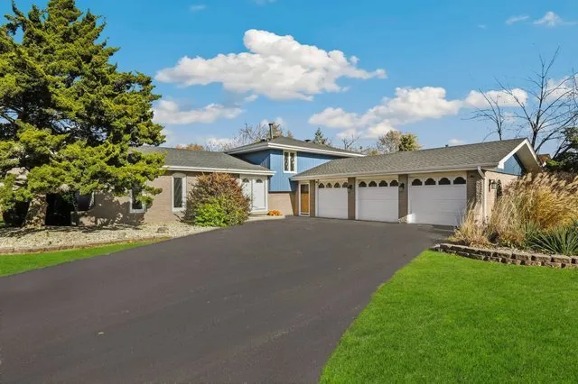 $419,900 | 13801 Secretariat Lane, Orland Park, IL 60467