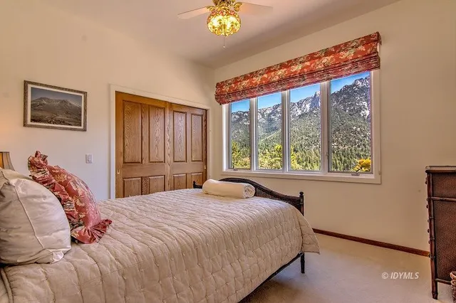 $1,350,000 | 54560 Craig Hill Drive, Idyllwild, CA 92549